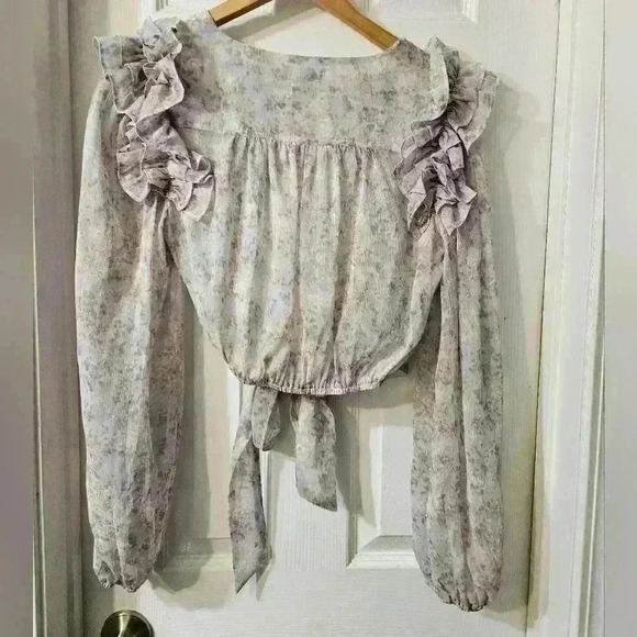 NWT VICI EXCLUSIVE X FATE CROPPED BLOUSE - Picture 2 of 6